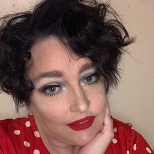 Meet your Posher, Angie